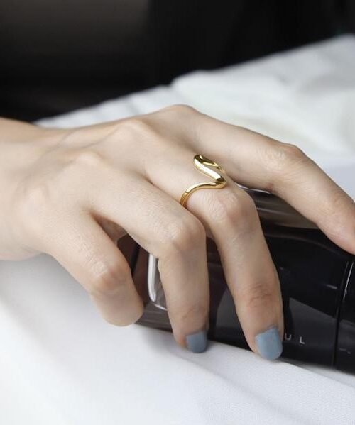 Minimalism geometric ECG heartbeat ring