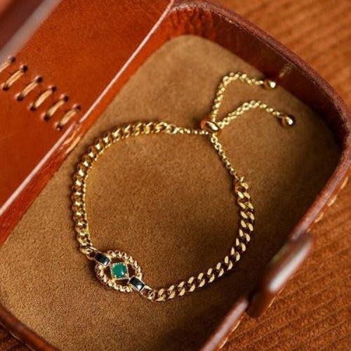 Luxurious Chain Bracelet with Green Onyx - Image 4